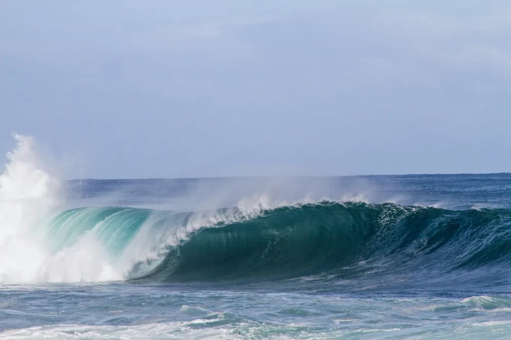 A breaking wave, arranged on the preview page.